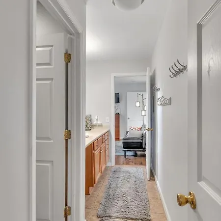 Nash Gold Private Condo - 2Bed, 2Bath, Sleep 6, 25 Min Walk To Broadway And All Nashville Attractions, Pool, Gym Exterior photo