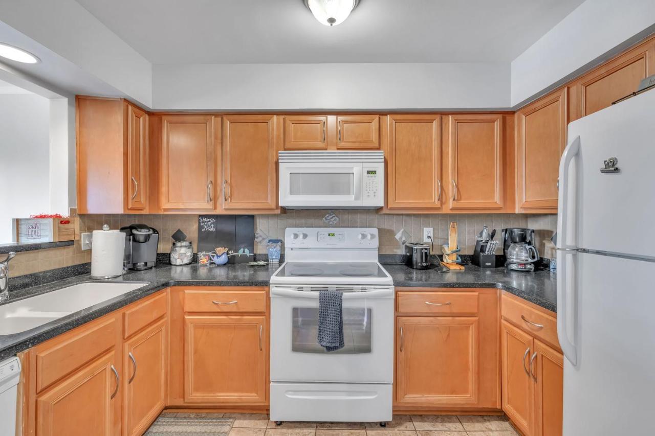 Apartment Nash Gold Private - 2bed, 2bath, Sleep 6, 25 Min Walk To Broadway And Attractions, Pool, Gym Nashville